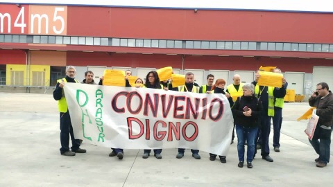 Trabajadores de DHL Arasur convocan paros por la negociación del convenio