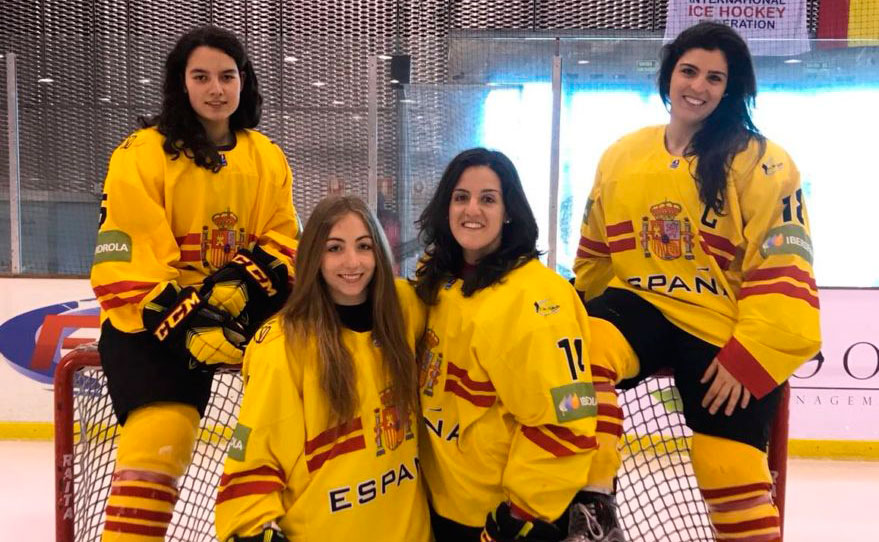 Cuatro jugadoras del Sumendi alavés ganan el Mundial de hockey hielo de  Valdemoro