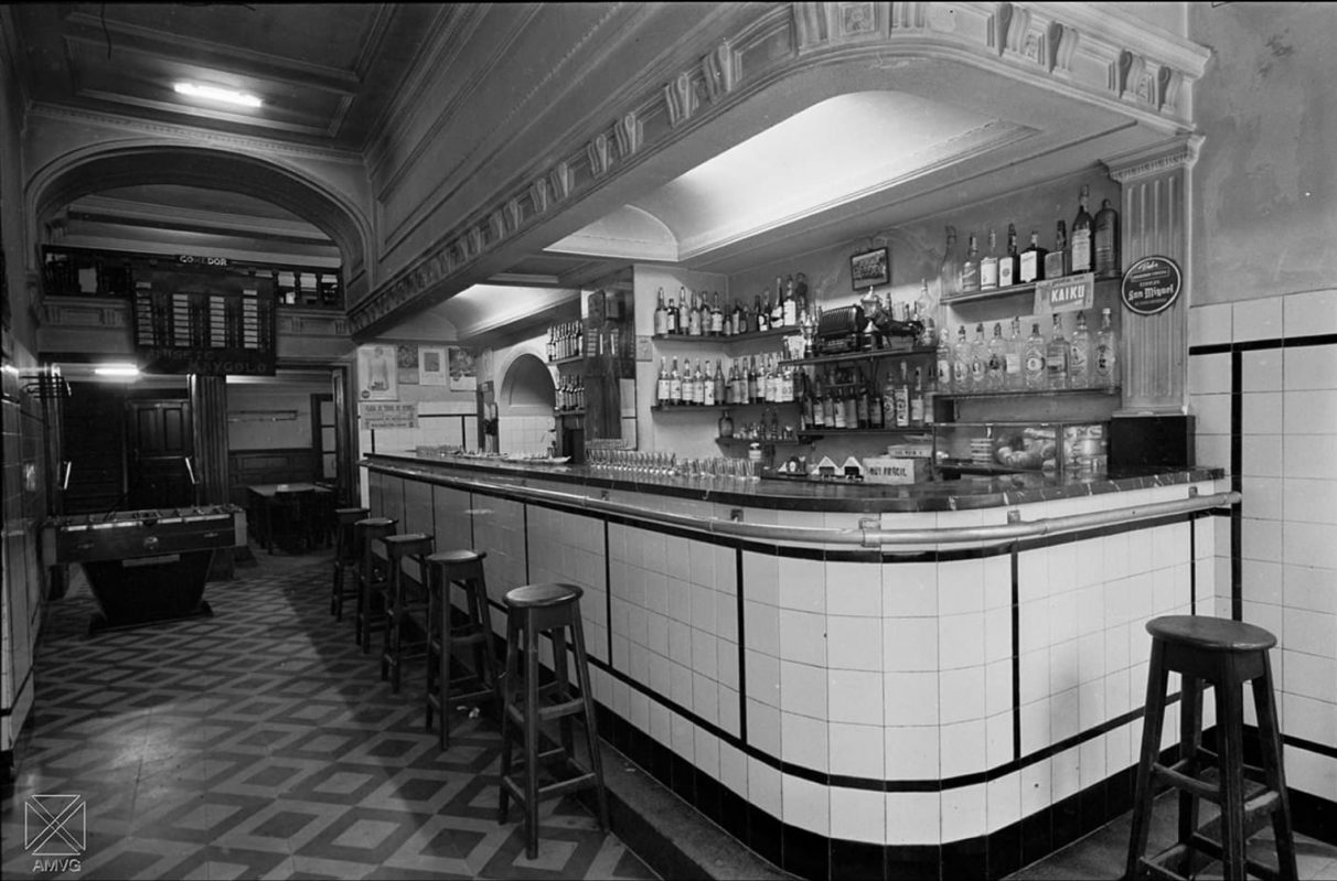 Historia de nuestros bares y cafeterías: cambios sociales desde 1900 hasta  hoy