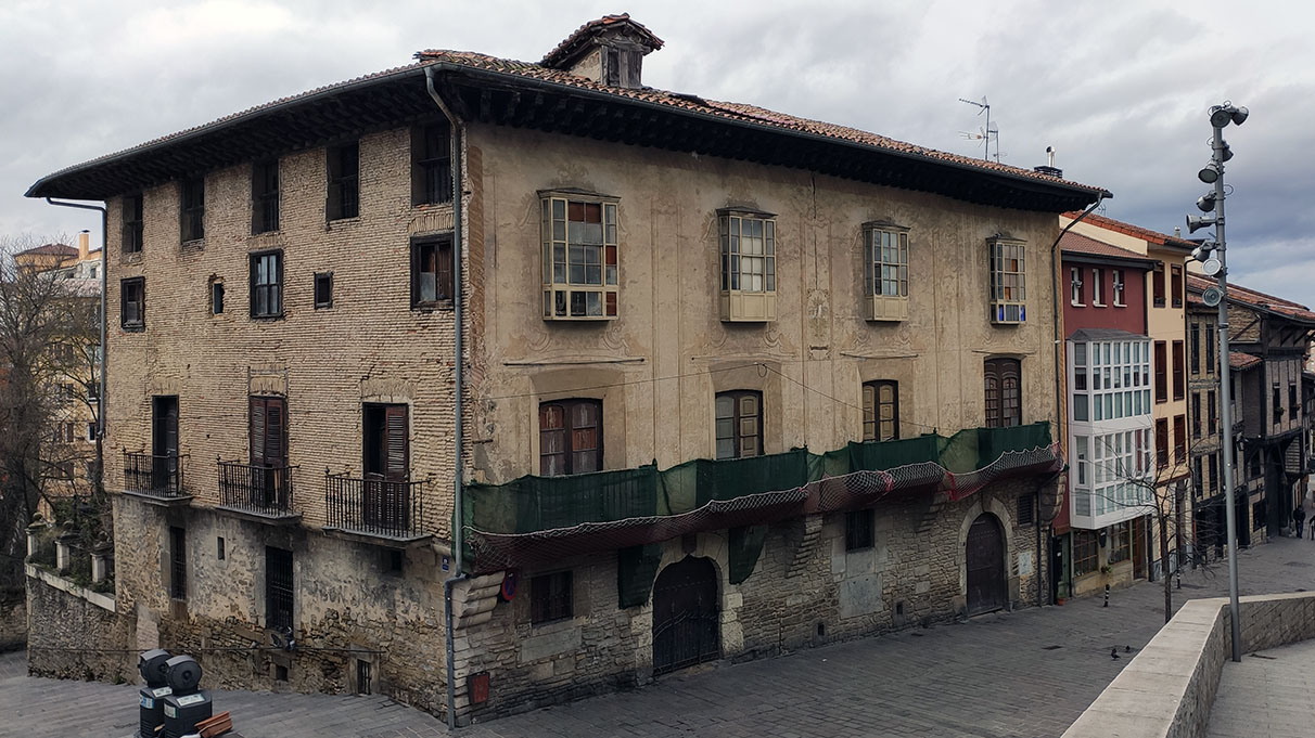 Cuatro palacios vacíos en el Casco Viejo de Vitoria-Gasteiz
