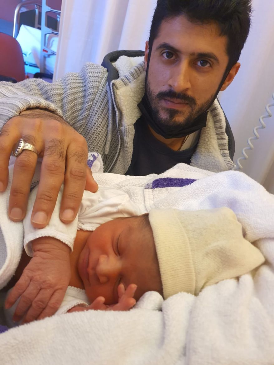 Alyan y Julia son los primeros bebés alaveses nacidos en 2022